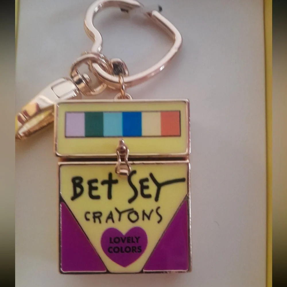 BETSEY JOHNSON Opening Metal Crayon Colors Box Bag/Purse Charm Keychain NEW NWT